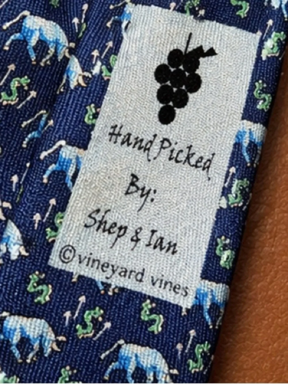 Vineyard Vines Navy Bulls & Dollar Sign Silk Tie Wall Street Finance Novelty - Picture 3 of 5